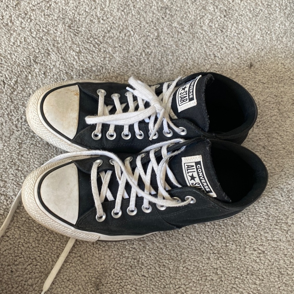 Size 8 black converse